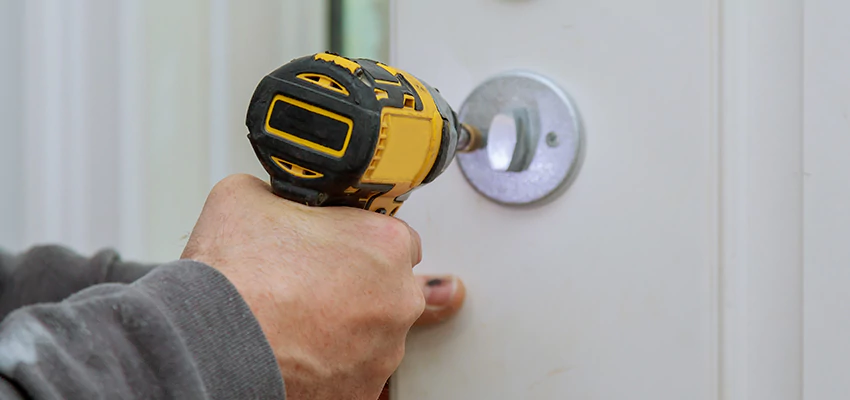 Street Locksmith For Smart Lock Repair in Redding, CA